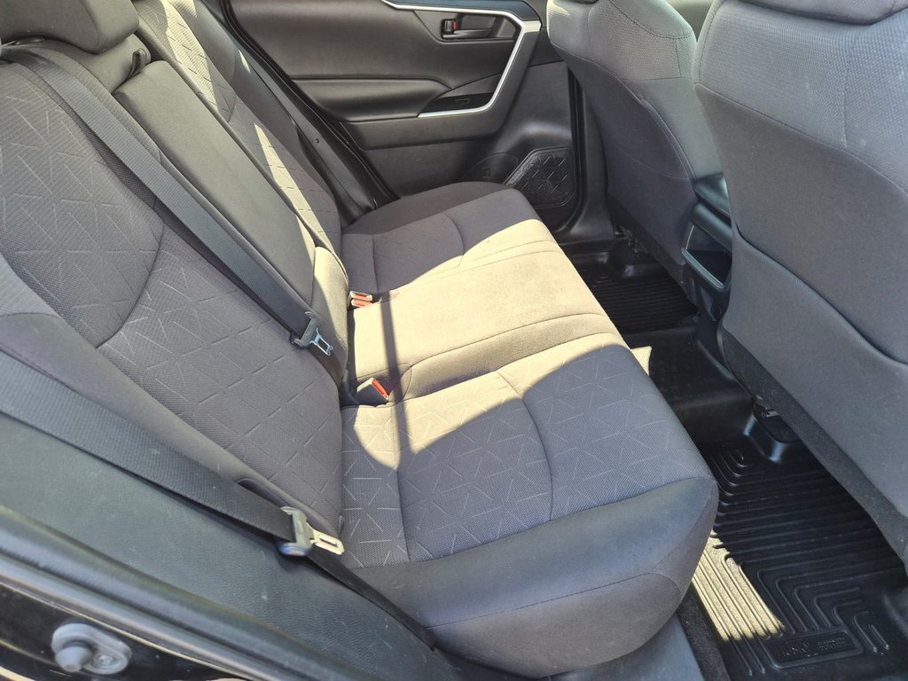 2019 Toyota RAV4 LE in Temiskaming Shores, Ontario - 7 - w1024h768px