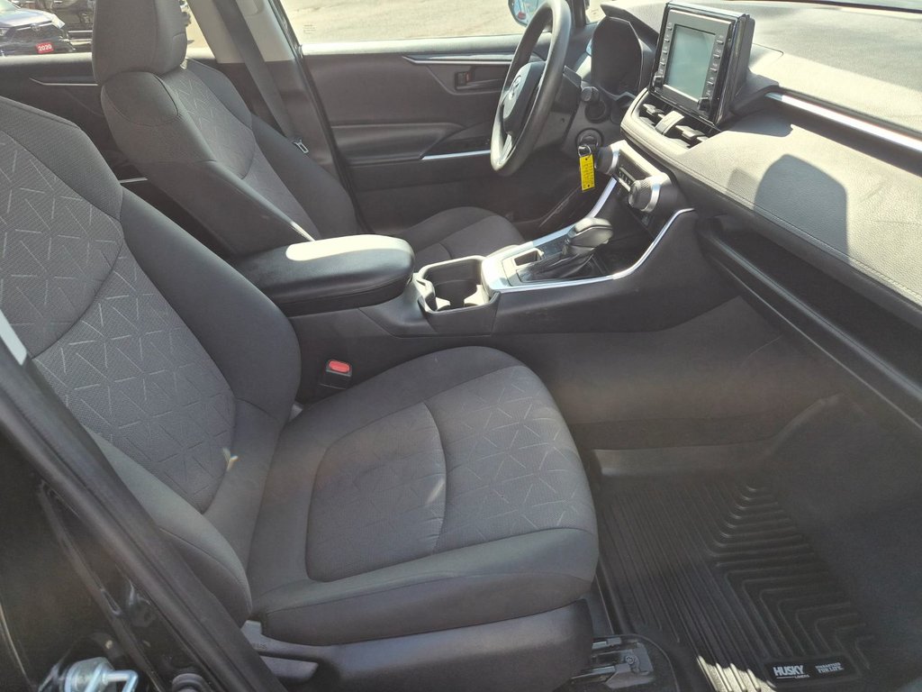 2019 Toyota RAV4 LE in Temiskaming Shores, Ontario - 8 - w1024h768px