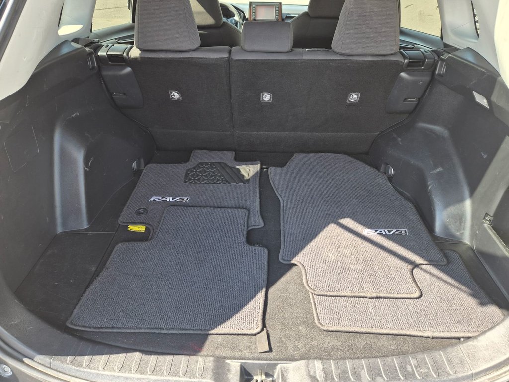 2019 Toyota RAV4 LE in Temiskaming Shores, Ontario - 9 - w1024h768px