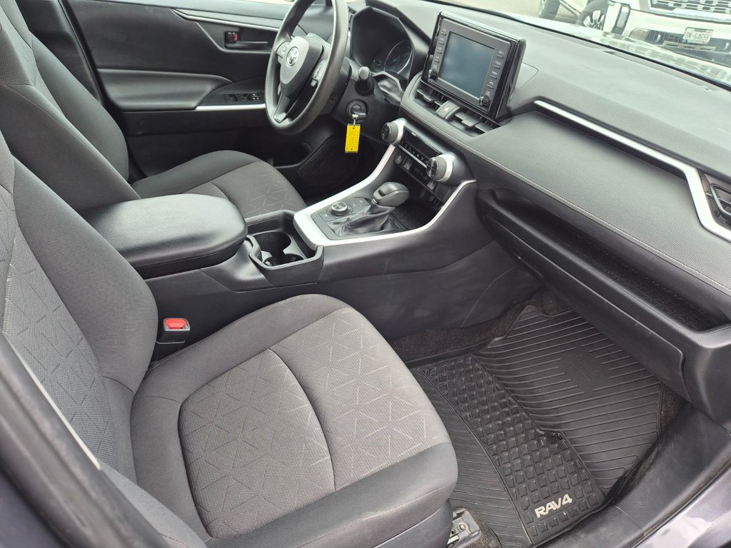 2019 Toyota RAV4 HYBRID LE in Temiskaming Shores, Ontario - 7 - w1024h768px