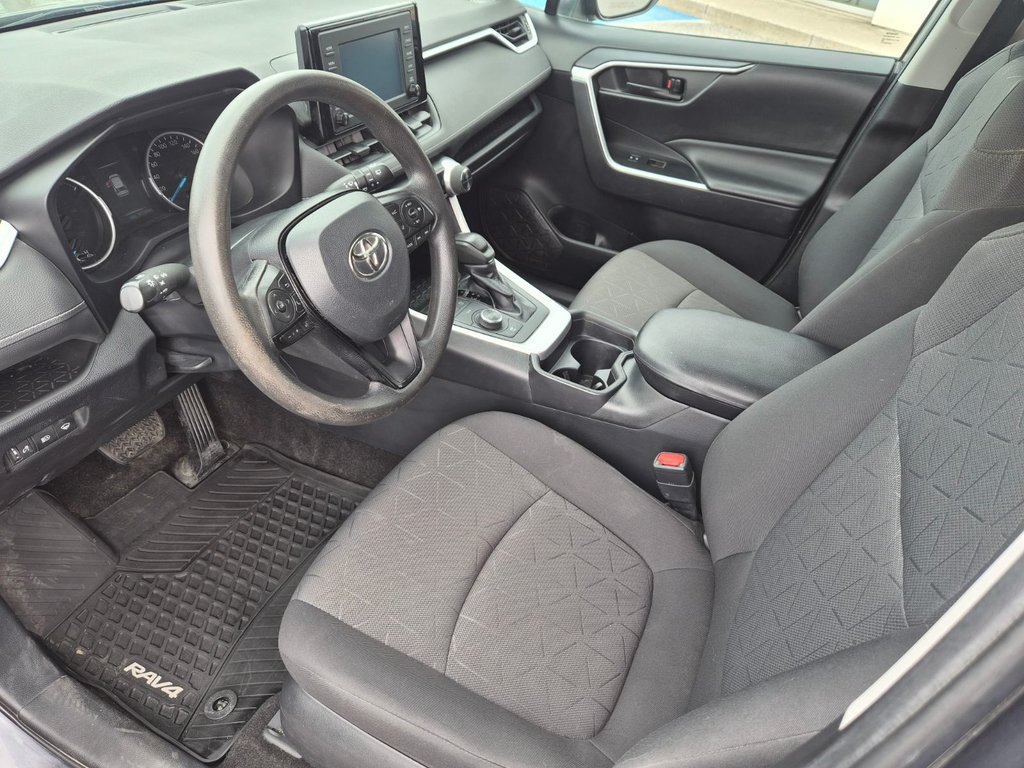 2019 Toyota RAV4 HYBRID LE in Temiskaming Shores, Ontario - 5 - w1024h768px