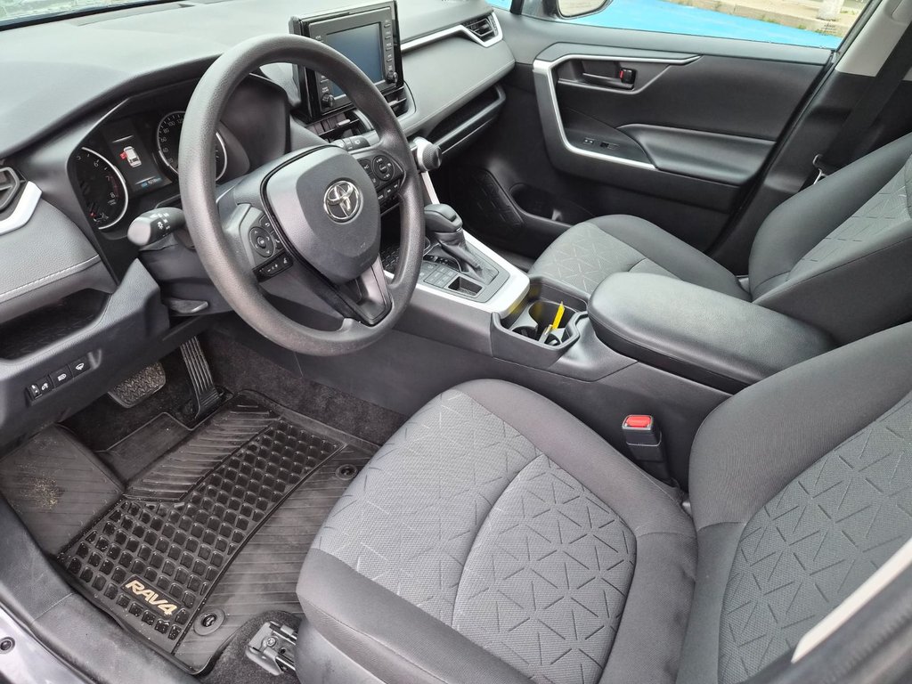 2020 Toyota RAV4 LE in Temiskaming Shores, Ontario - 5 - w1024h768px