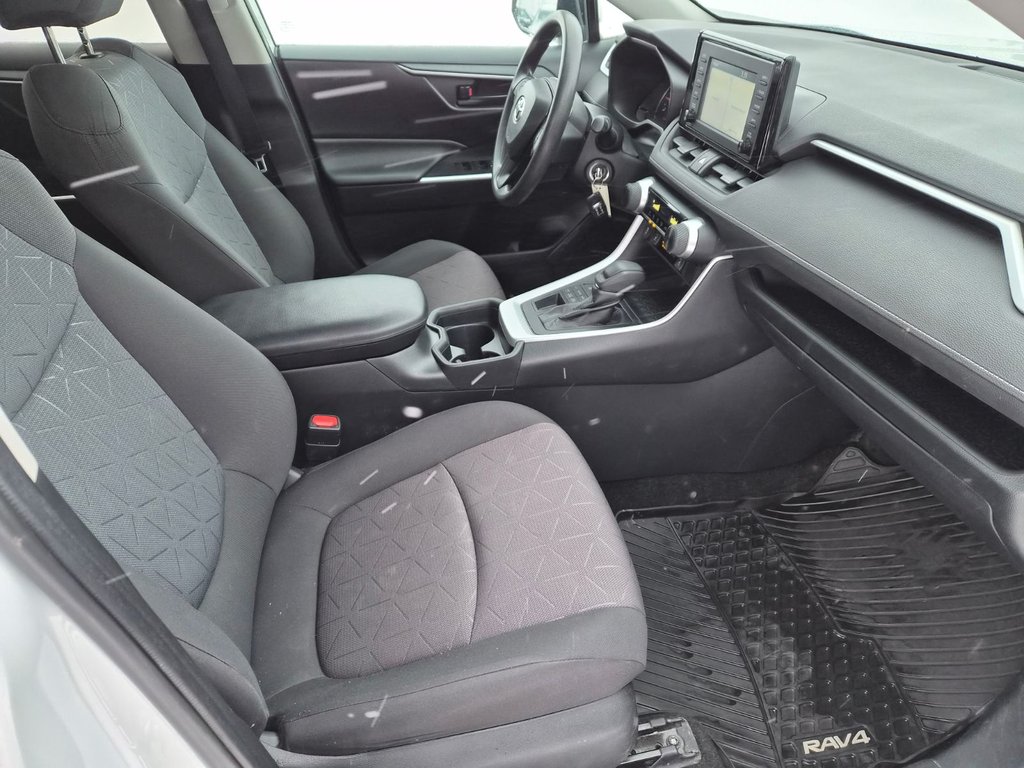 2020 Toyota RAV4 LE in Temiskaming Shores, Ontario - 7 - w1024h768px