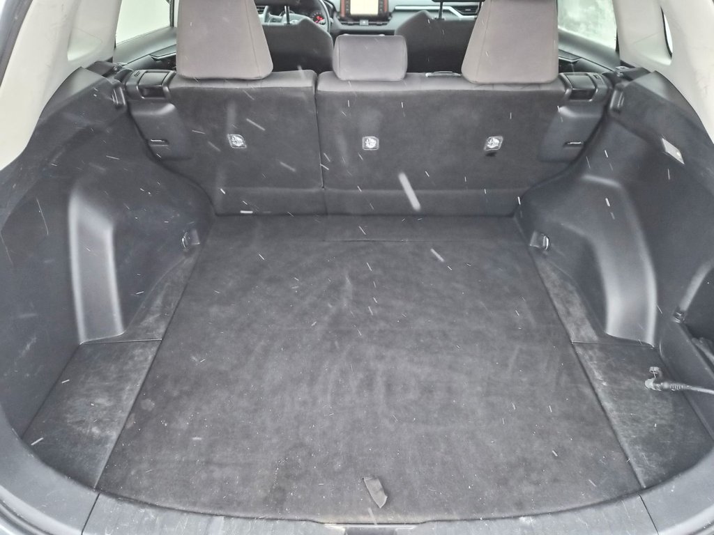 2020 Toyota RAV4 LE in Temiskaming Shores, Ontario - 8 - w1024h768px