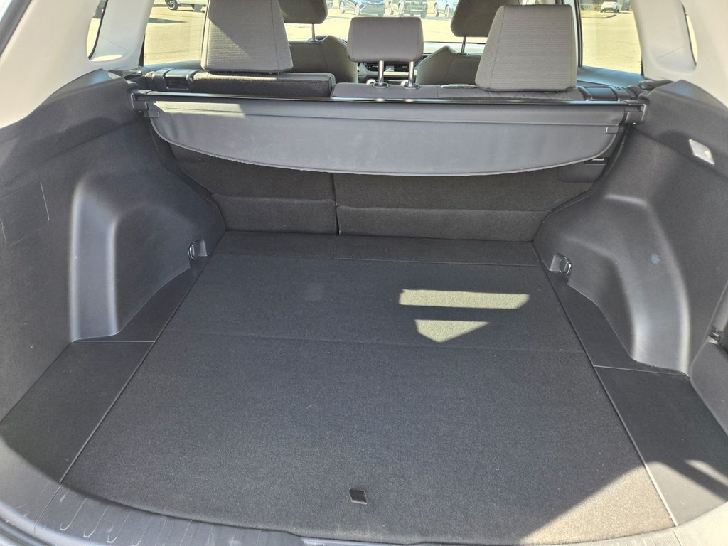 2021 Toyota RAV4 HYBRID XLE in Temiskaming Shores, Ontario - 9 - w1024h768px