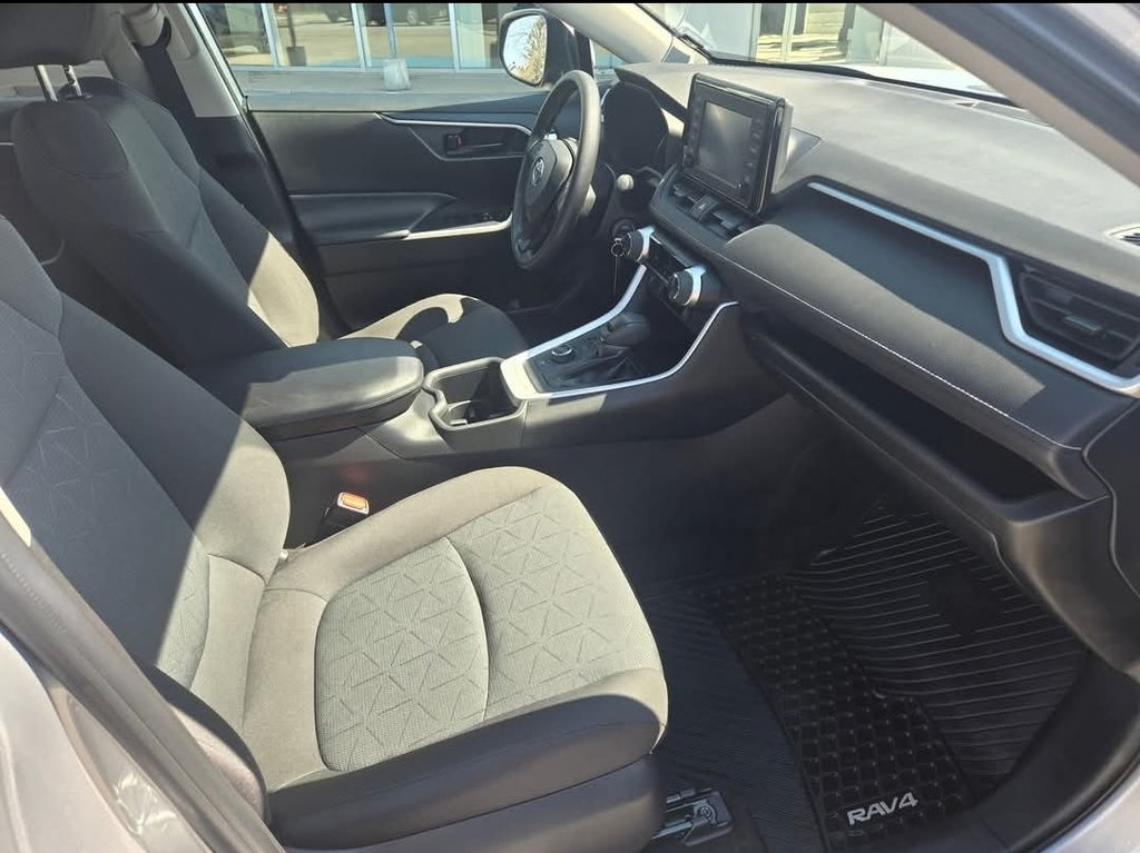 2022 Toyota RAV4 HYBRID LE in Temiskaming Shores, Ontario - 7 - w1024h768px