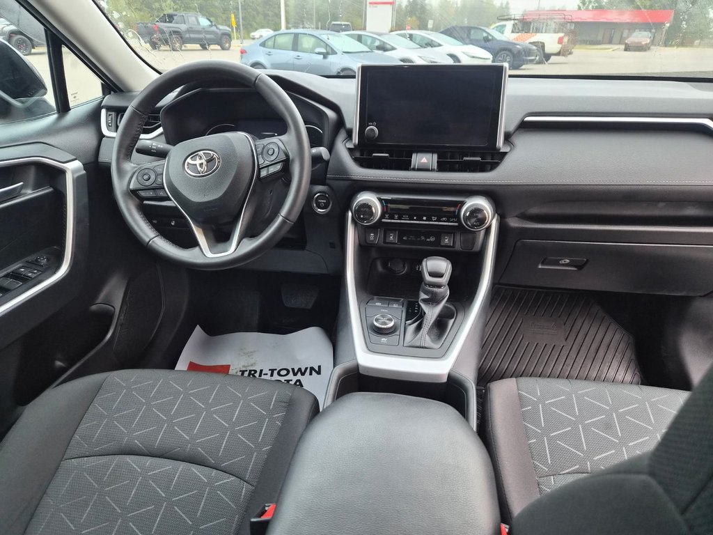 2023 Toyota RAV4 HYBRID XLE in Temiskaming Shores, Ontario - 6 - w1024h768px