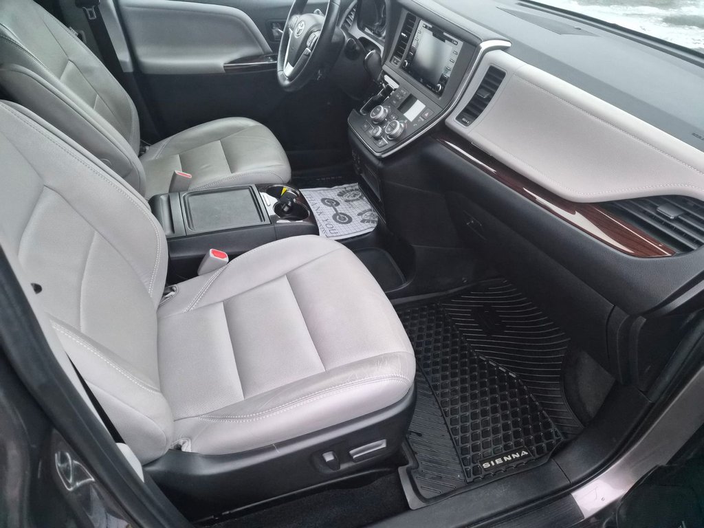 2018 Toyota SIENNA LIMITED in Temiskaming Shores, Ontario - 8 - w1024h768px
