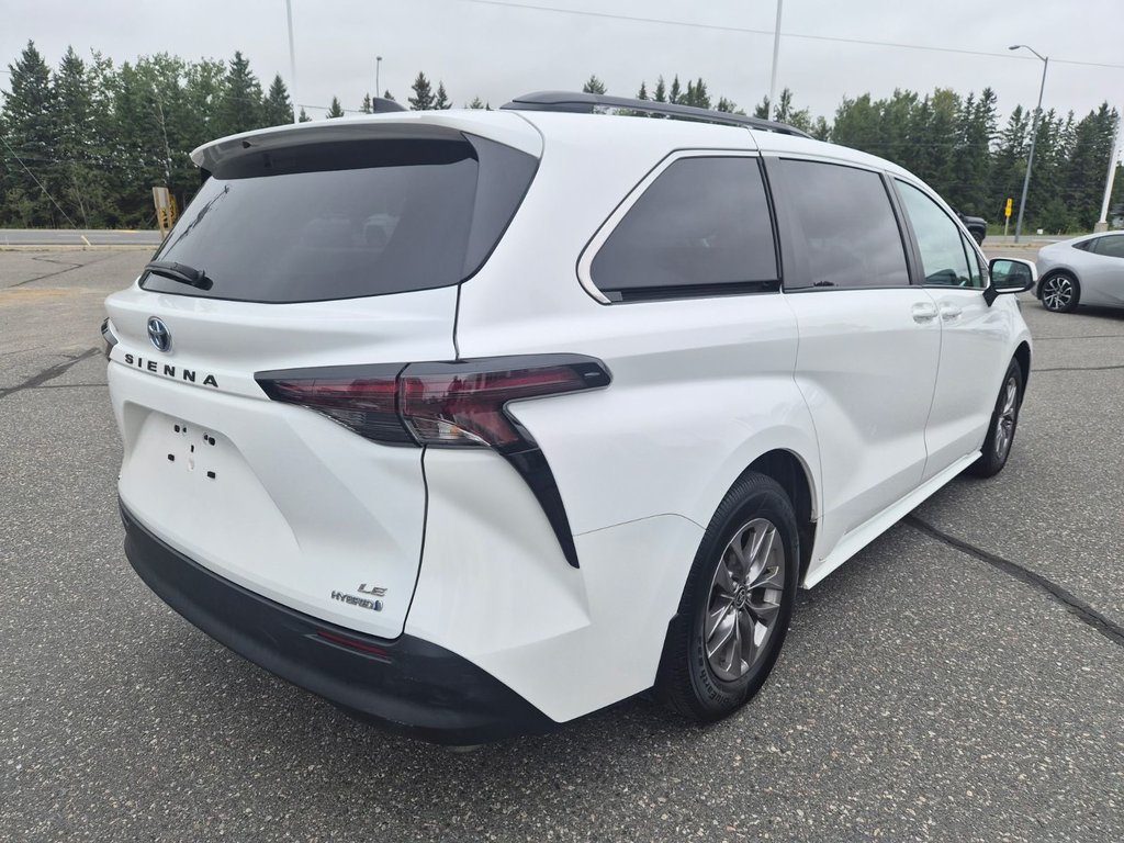 2023 Toyota SIENNA LE AWD in Temiskaming Shores, Ontario - 4 - w1024h768px