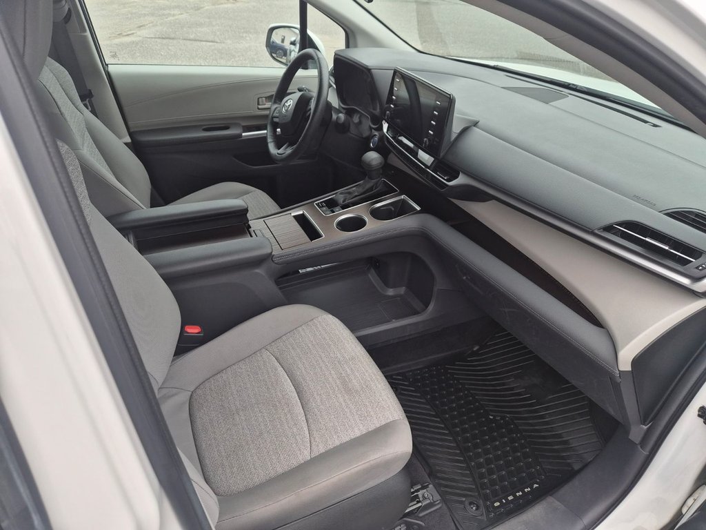 2023 Toyota SIENNA LE AWD in Temiskaming Shores, Ontario - 9 - w1024h768px