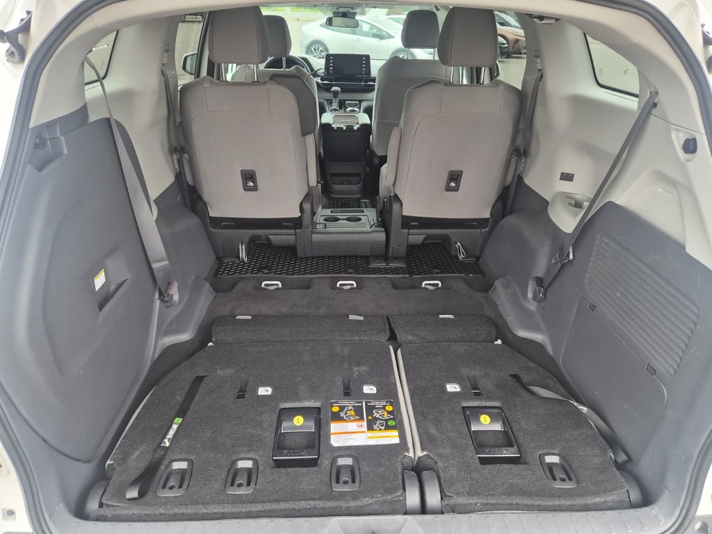2023 Toyota SIENNA LE AWD in Temiskaming Shores, Ontario - 6 - w1024h768px