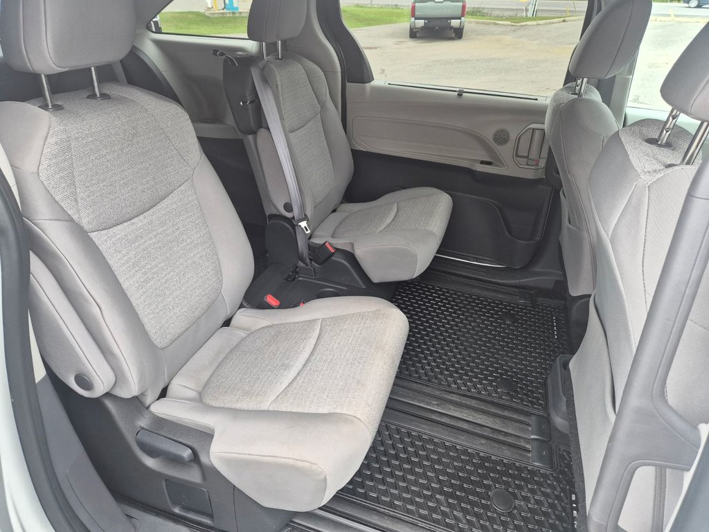 2023 Toyota SIENNA LE AWD in Temiskaming Shores, Ontario - 8 - w1024h768px