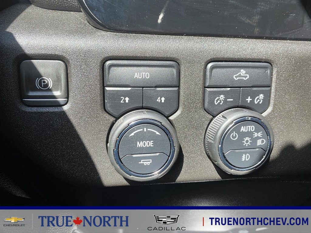 2023 Chevrolet SILVERADO 1500 in North Bay, Ontario - 10 - w1024h768px
