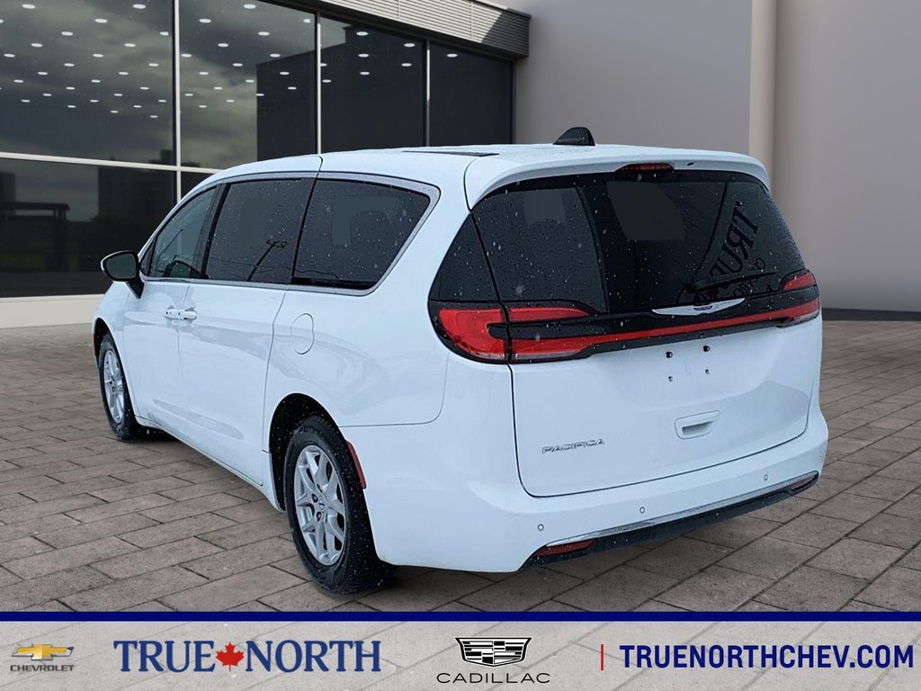 Chrysler Pacifica  2023 à North Bay, Ontario - 2 - w1024h768px