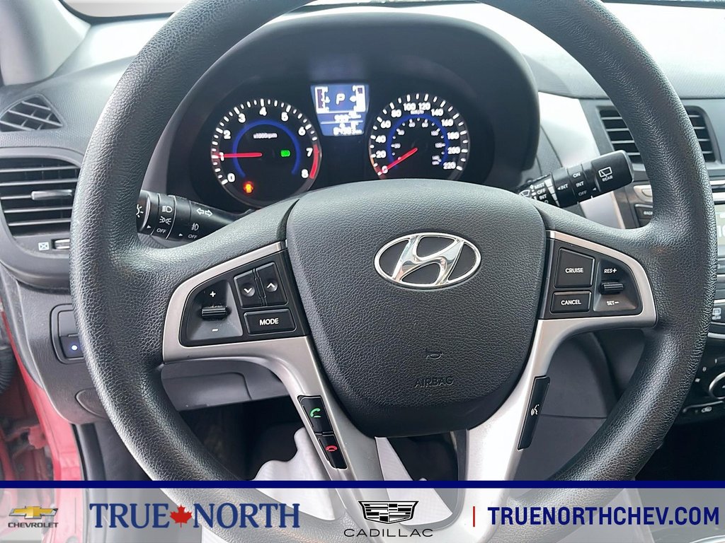 Hyundai Accent  2017 à North Bay, Ontario - 7 - w1024h768px