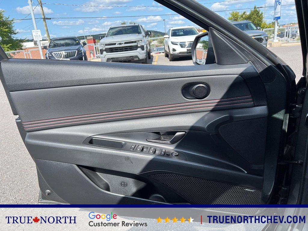 2023 Hyundai Elantra in North Bay, Ontario - 11 - w1024h768px