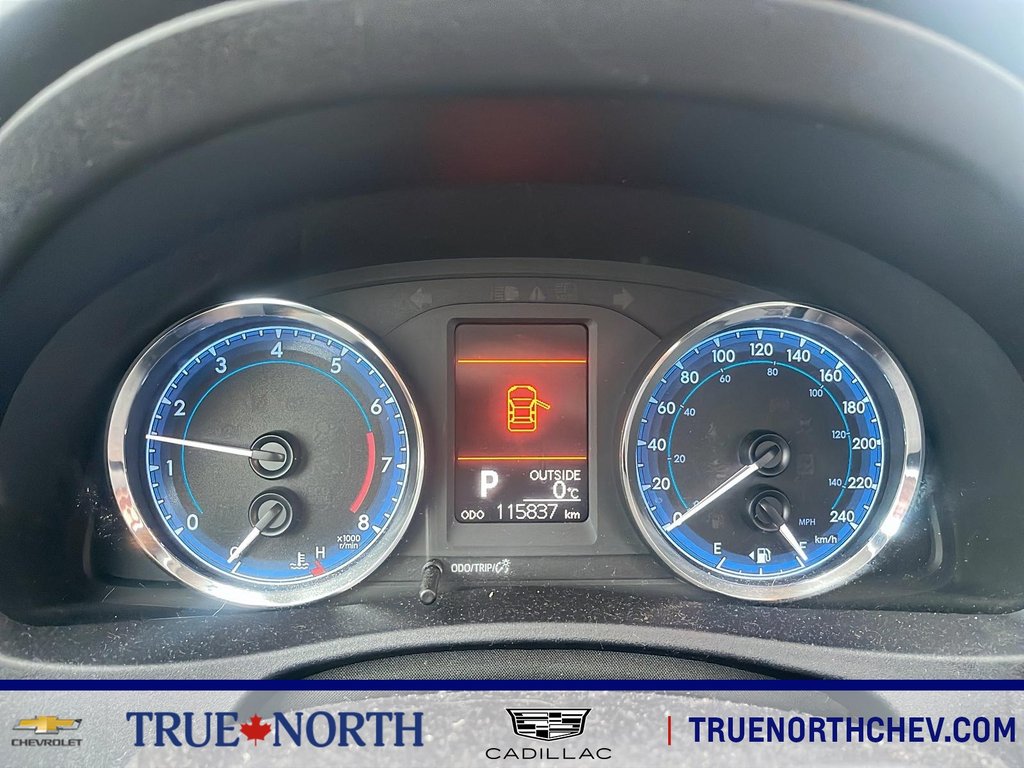 2018 Toyota Corolla in North Bay, Ontario - 8 - w1024h768px