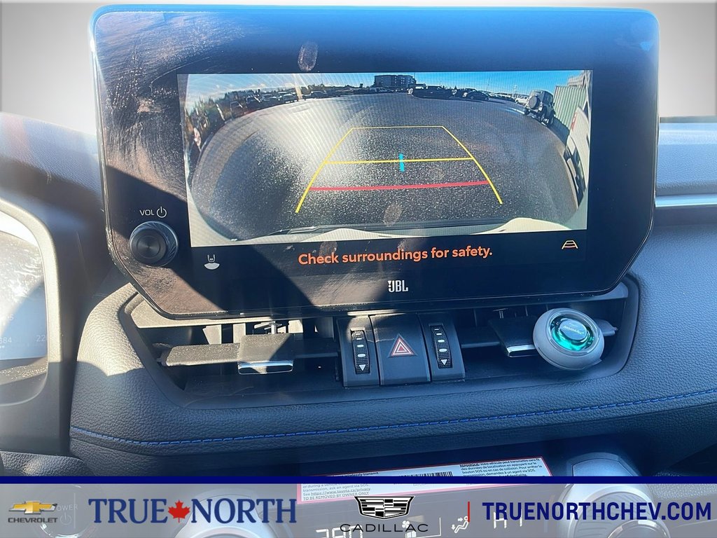 Toyota RAV4  2024 à North Bay, Ontario - 12 - w1024h768px