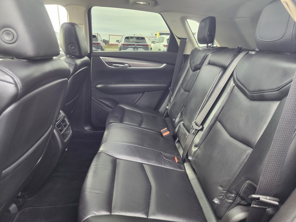 2018 Cadillac XT5 AWD 4dr Luxury in Saint-Georges, Quebec - 9 - w1024h768px