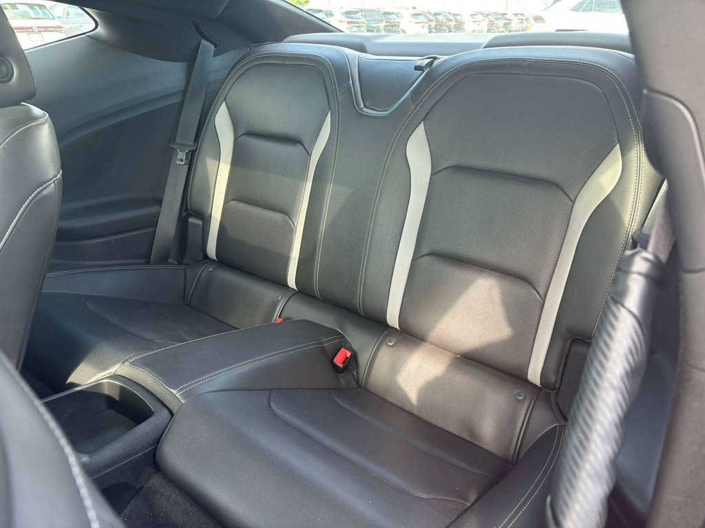 2019 Chevrolet Camaro 2LT in Saint-Georges, Quebec - 7 - w1024h768px