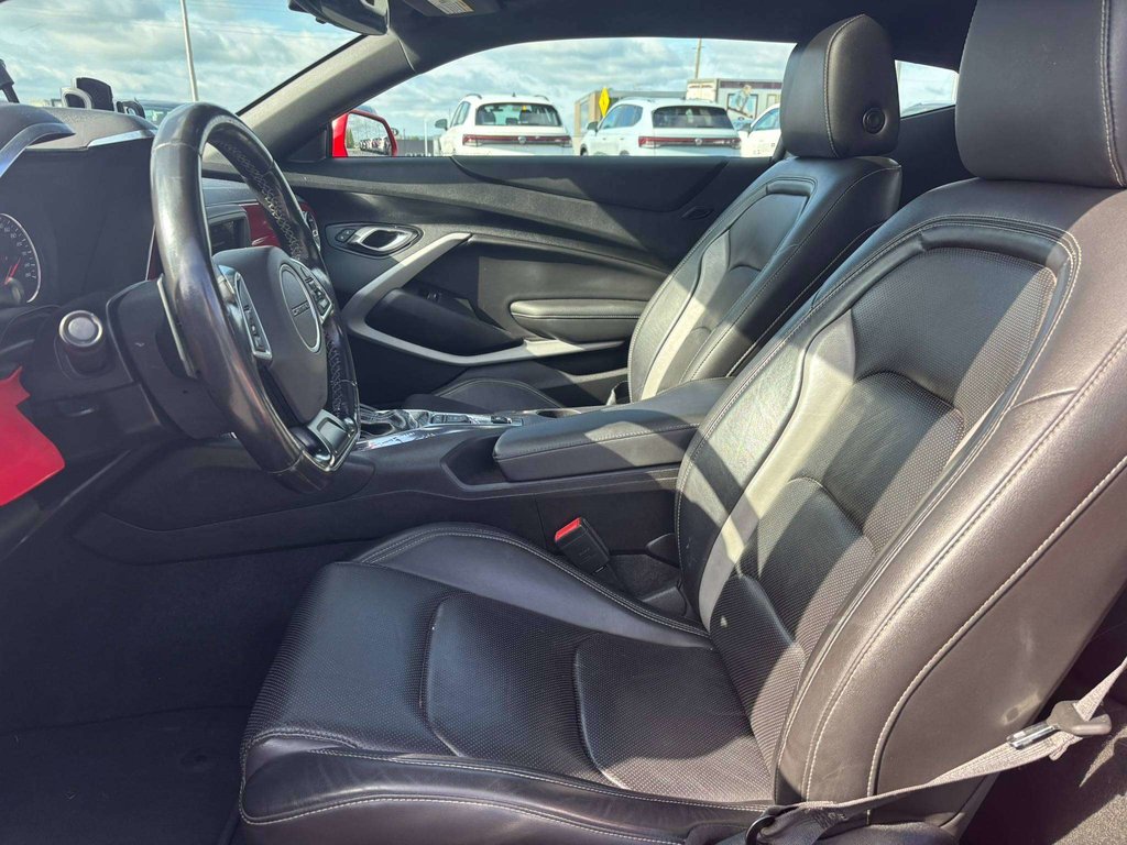 2019 Chevrolet Camaro 2LT in Saint-Georges, Quebec - 8 - w1024h768px