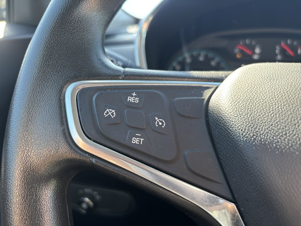 2018 Chevrolet Equinox AWD 4dr LS w-1LS in Saint-Georges, Quebec - 11 - w1024h768px