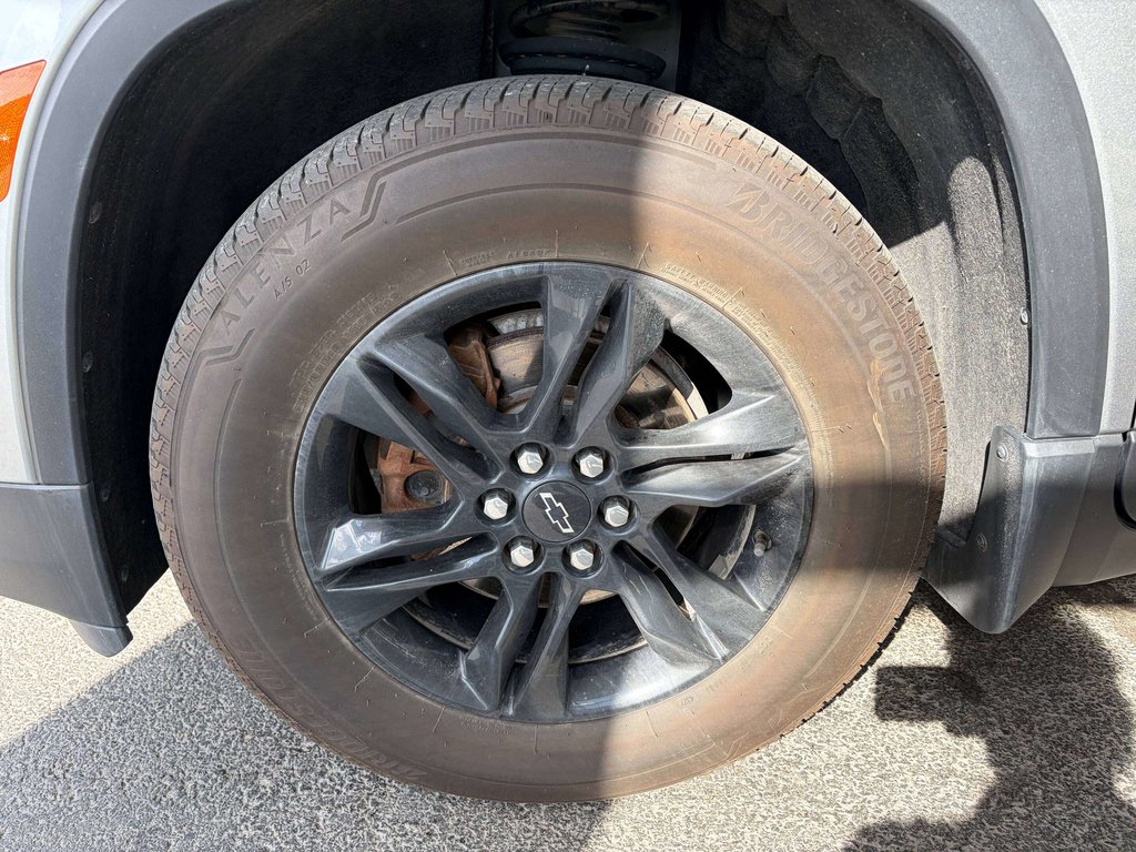 2023 Chevrolet Traverse AWD 4dr LS w-1LS in Saint-Georges, Quebec - 9 - w1024h768px