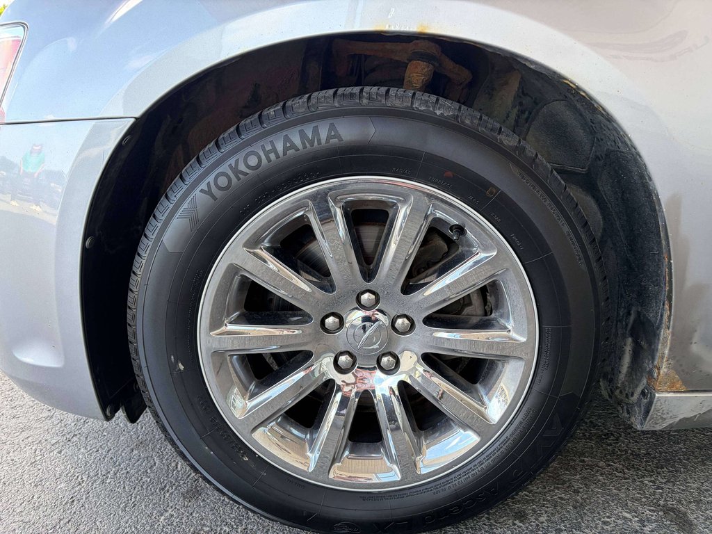 2014 Chrysler 300 Touring in Saint-Georges, Quebec - 9 - w1024h768px