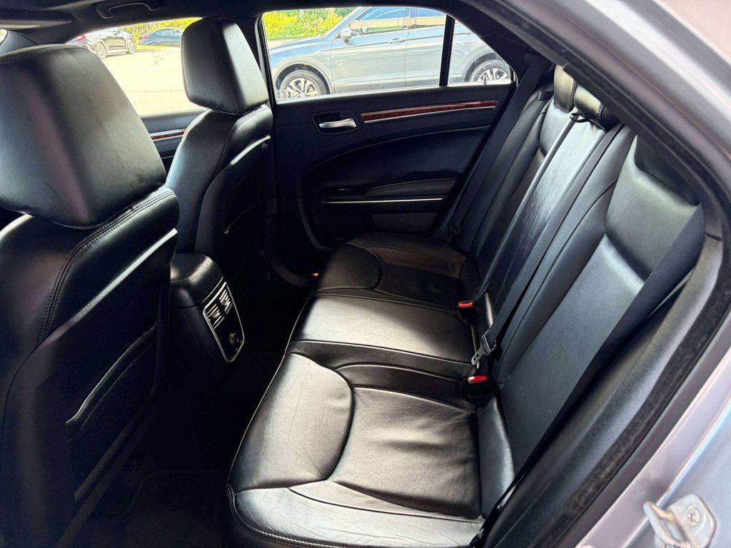 2014 Chrysler 300 Touring in Saint-Georges, Quebec - 20 - w1024h768px