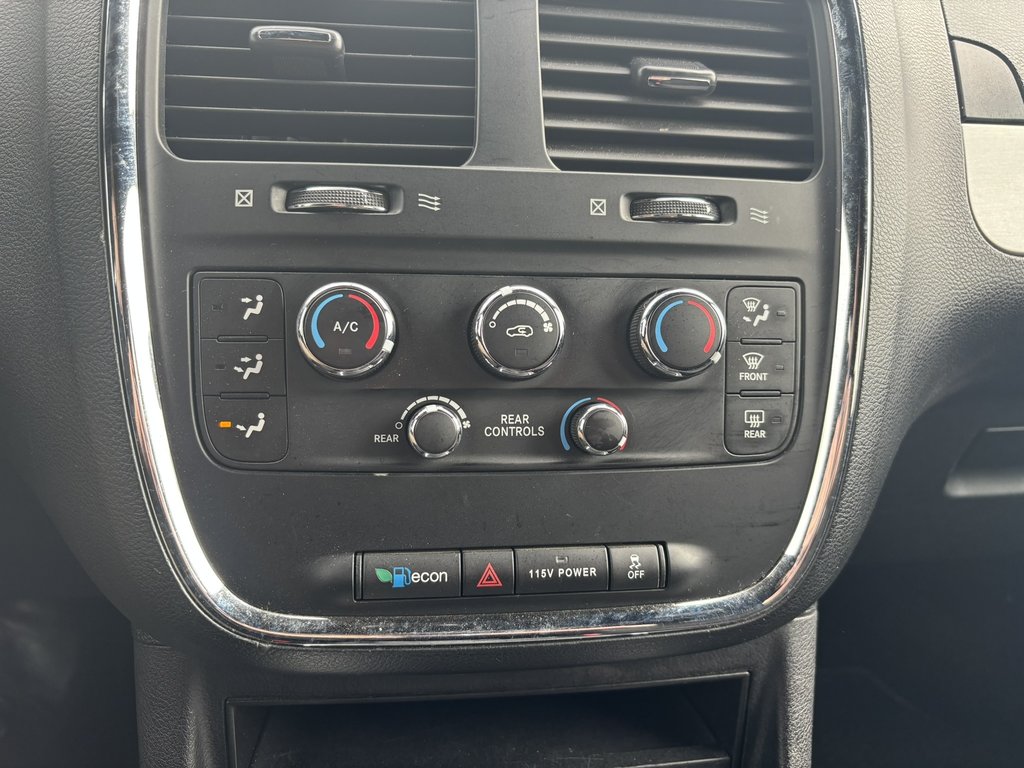 2014 Dodge Grand Caravan 4dr Wgn SXT in Saint-Georges, Quebec - 11 - w1024h768px