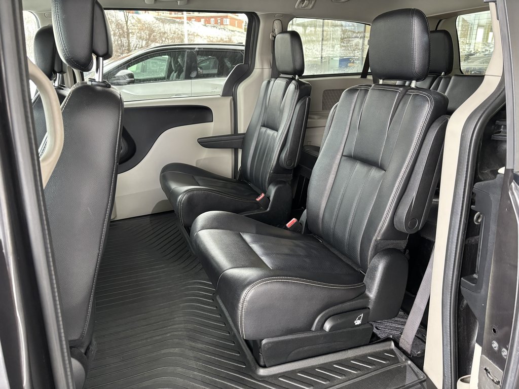 2018  Grand Caravan Crew Plus 2WD in Saint-Georges, Quebec - 17 - w1024h768px