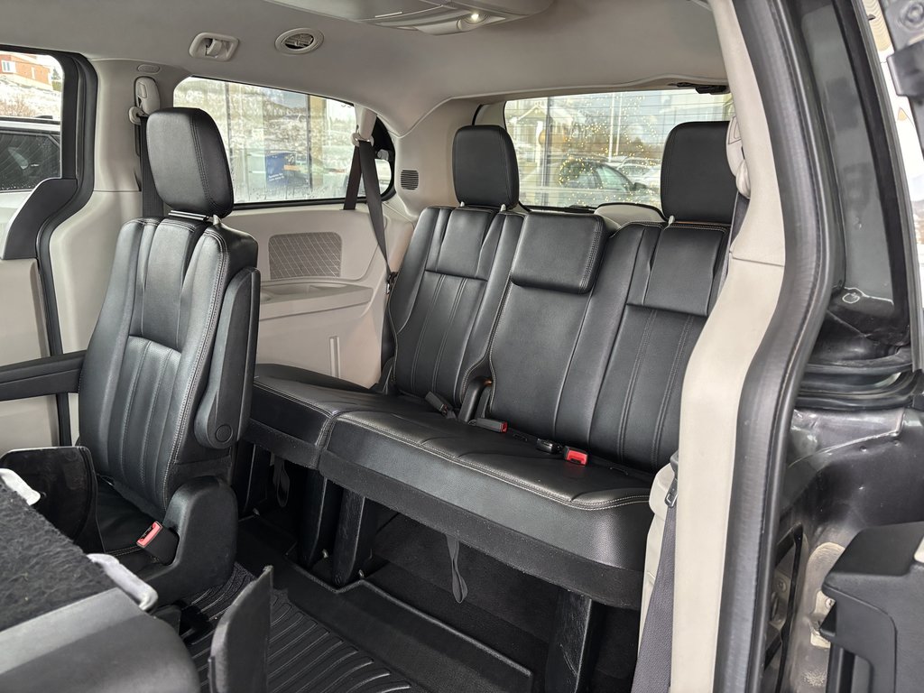 2018  Grand Caravan Crew Plus 2WD in Saint-Georges, Quebec - 18 - w1024h768px