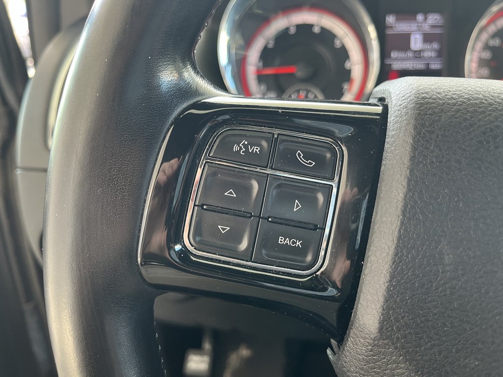2020 Dodge Grand Caravan Premium Plus 2WD in Saint-Georges, Quebec - 15 - w1024h768px