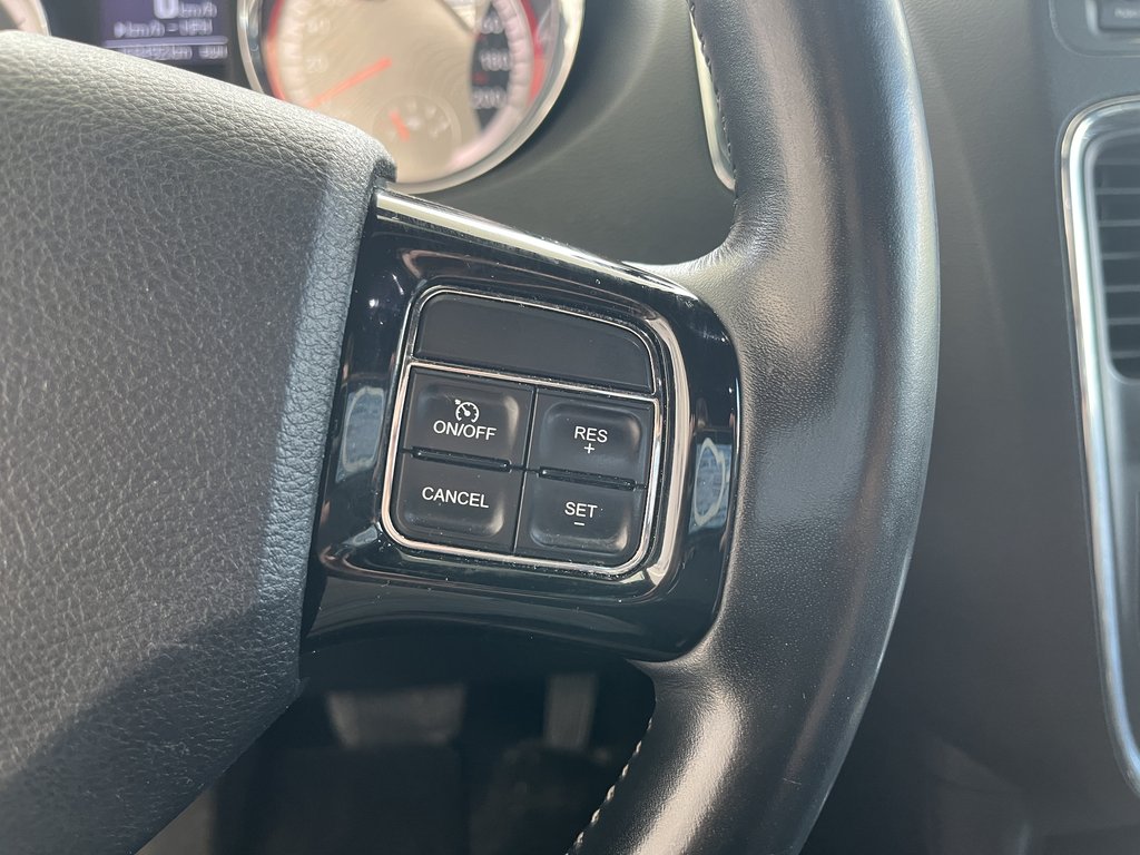 2020 Dodge Grand Caravan Premium Plus 2WD in Saint-Georges, Quebec - 14 - w1024h768px