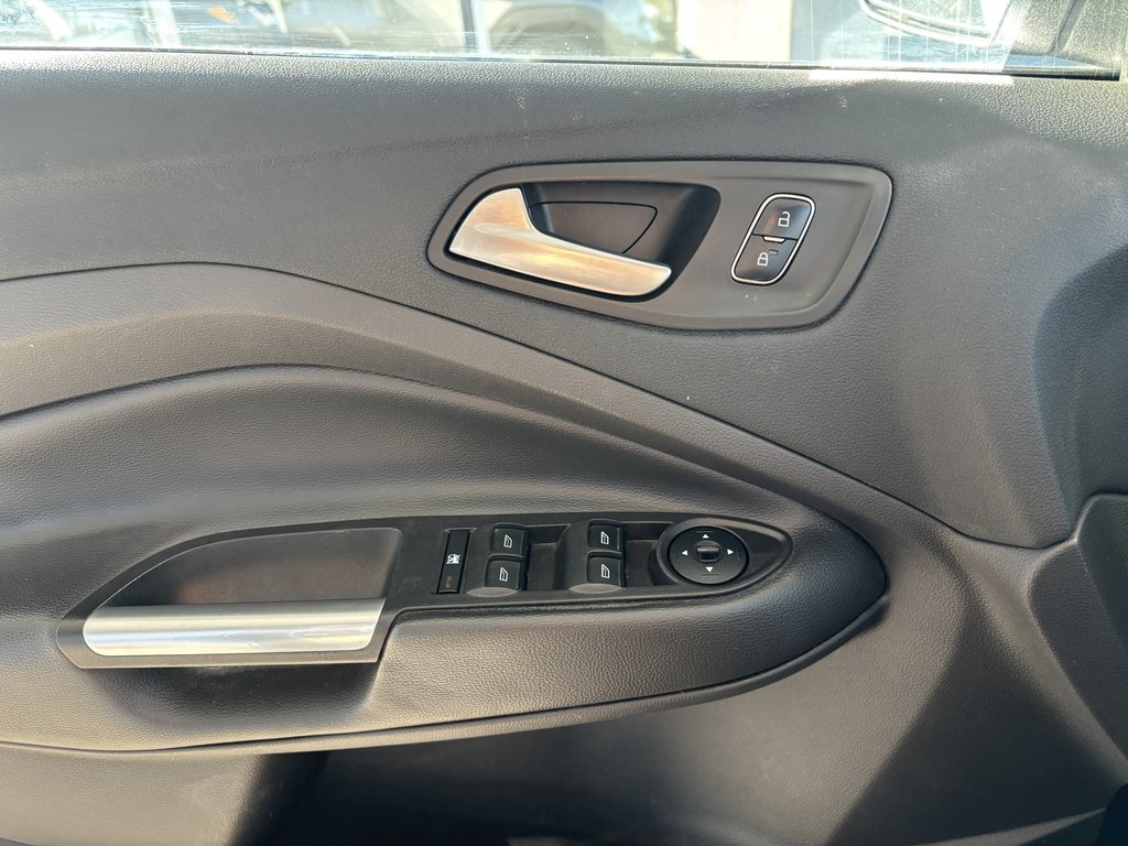 2018 Ford Escape SE FWD in Saint-Georges, Quebec - 18 - w1024h768px