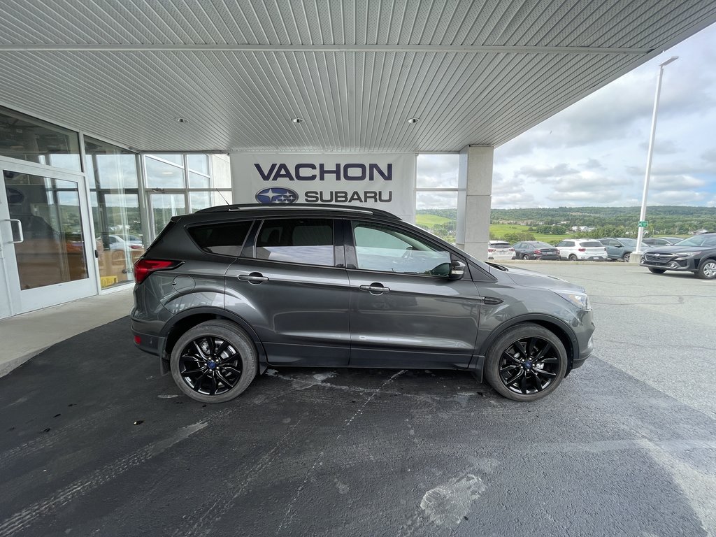 2019  Escape Titanium 4WD in Saint-Georges, Quebec - 2 - w1024h768px