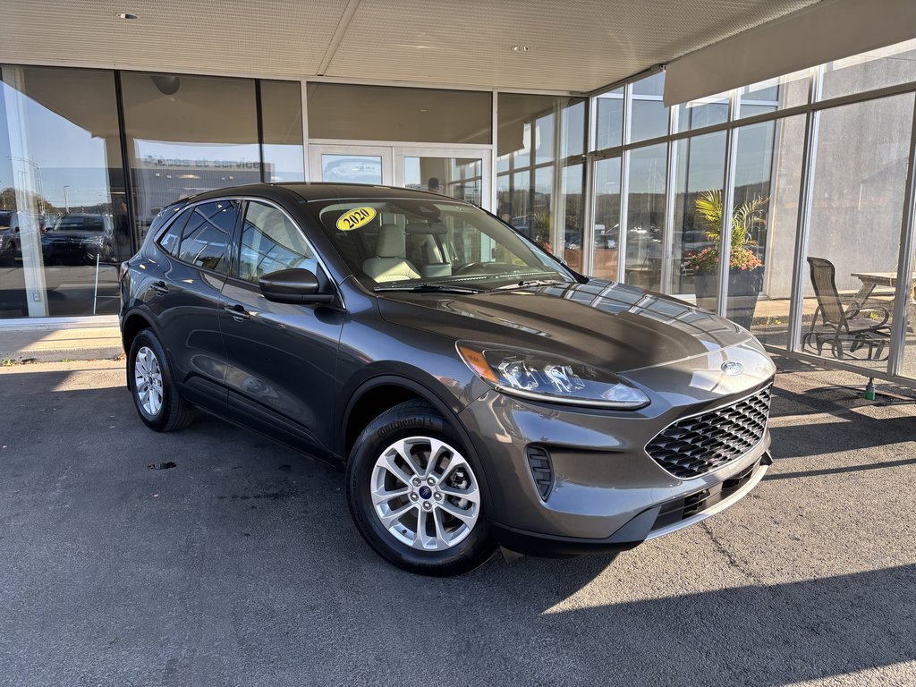 2020  Escape SE AWD in Saint-Georges, Quebec - 1 - w1024h768px