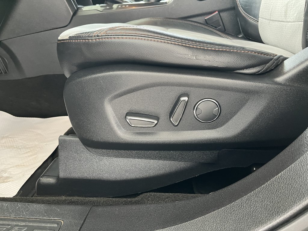 2017 Ford Explorer 4WD 4dr XLT in Saint-Georges, Quebec - 19 - w1024h768px