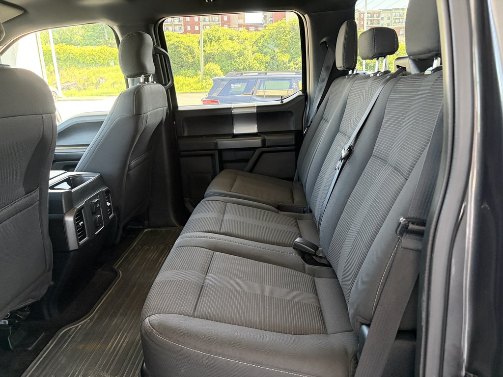 2016 Ford F-150 4WD SuperCrew 145  XLT in Saint-Georges, Quebec - 20 - w1024h768px