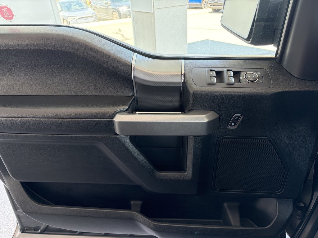2016 Ford F-150 4WD SuperCrew 145  XLT in Saint-Georges, Quebec - 18 - w1024h768px