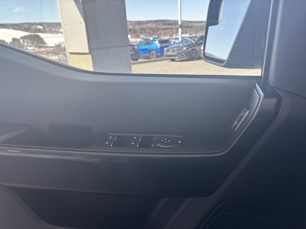 Ford F-150 XL 4WD SuperCrew 6.5' Box 2023 à Saint-Georges, Québec - 19 - w1024h768px