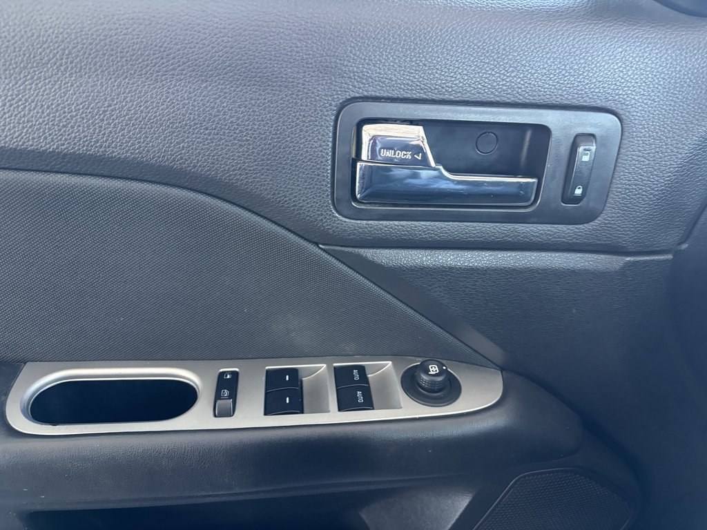 2011 Ford Fusion 4dr Sdn I4 SEL FWD in Saint-Georges, Quebec - 18 - w1024h768px
