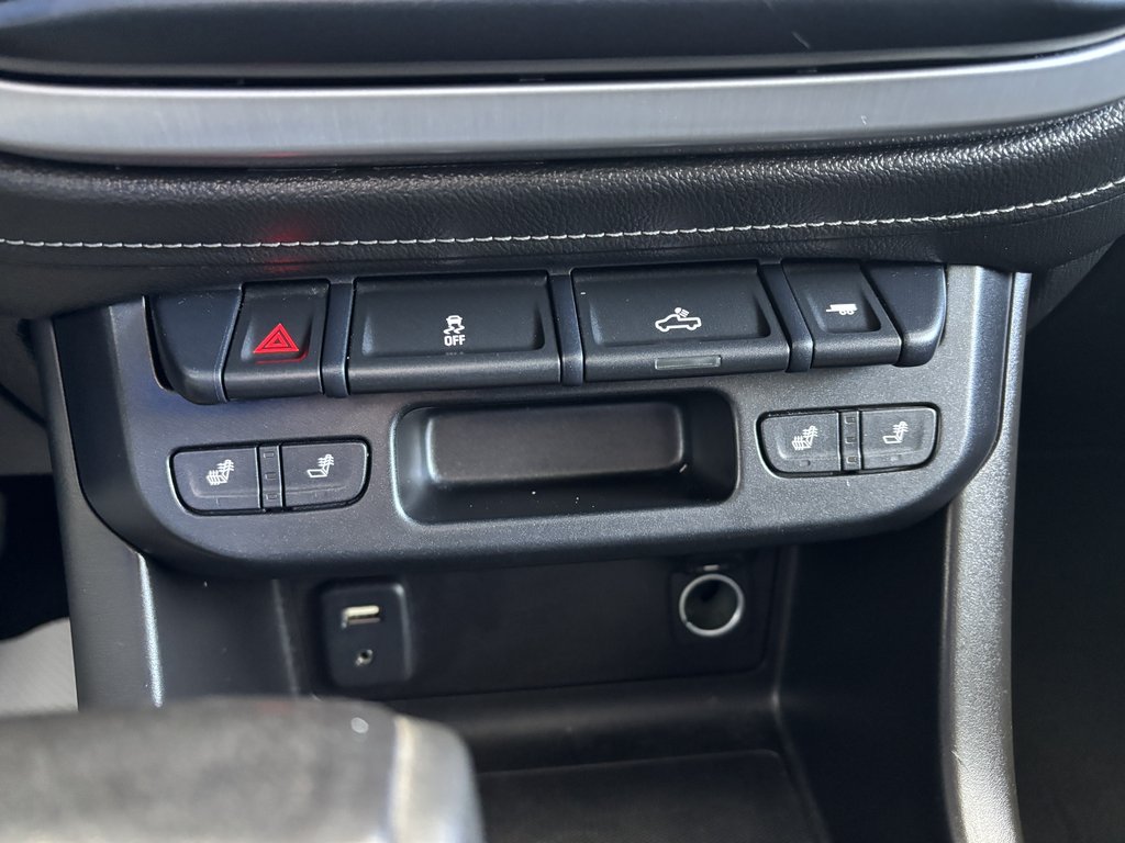 2016 GMC Canyon 4WD Crew Cab 140.5  SLT in Saint-Georges, Quebec - 18 - w1024h768px