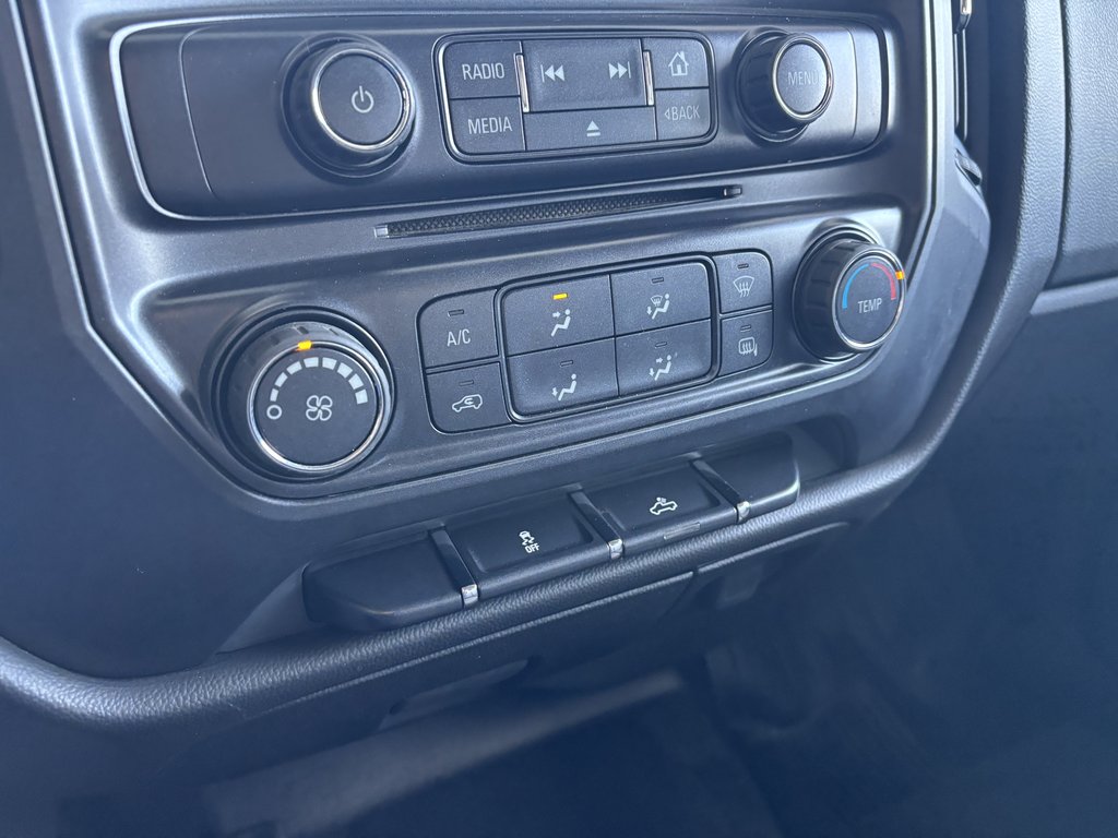 2015 GMC Sierra 1500 4WD Crew Cab 153.0 in Saint-Georges, Quebec - 14 - w1024h768px