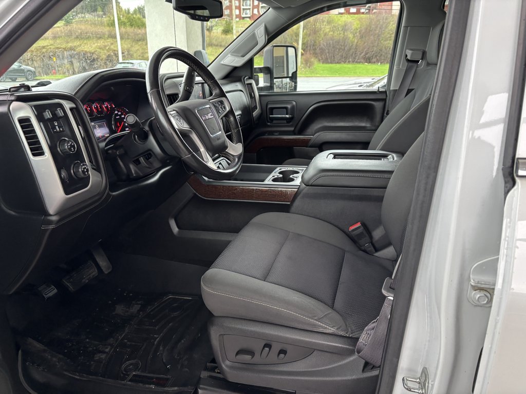 GMC Sierra 1500 4WD Crew Cab 143.5  SLE 2016 à Saint-Georges, Québec - 10 - w1024h768px