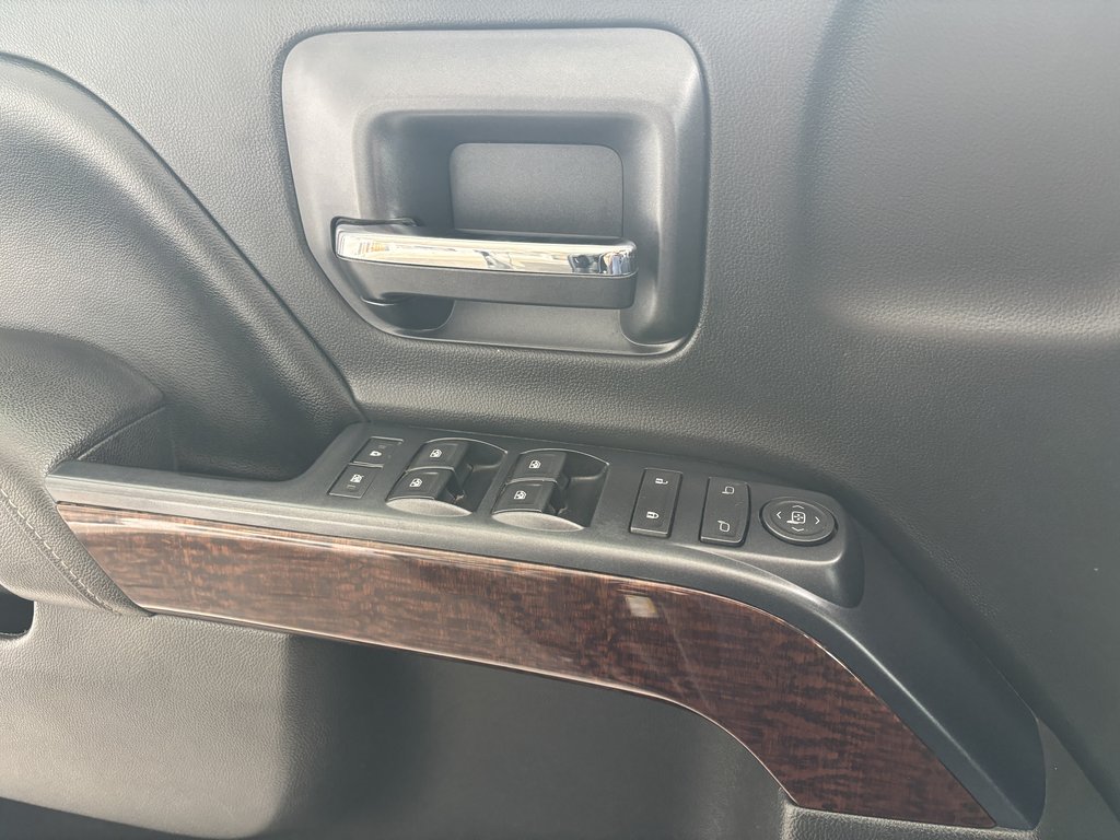 2017 GMC Sierra 1500 4WD Crew Cab 153.0  SLE in Saint-Georges, Quebec - 19 - w1024h768px