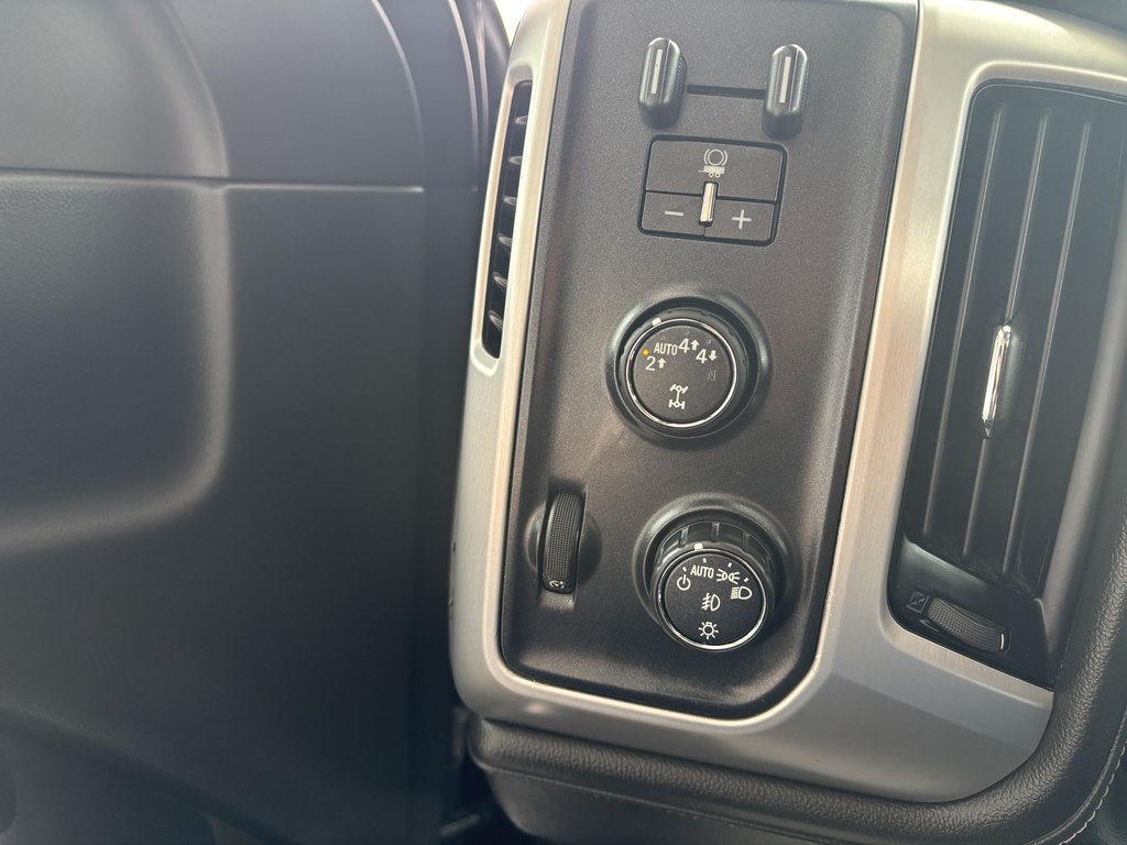 2017 GMC Sierra 1500 4WD Crew Cab 153.0  SLE in Saint-Georges, Quebec - 18 - w1024h768px