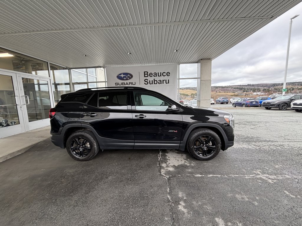 GMC Terrain AWD 4dr AT4 2022 à Saint-Georges, Québec - 2 - w1024h768px