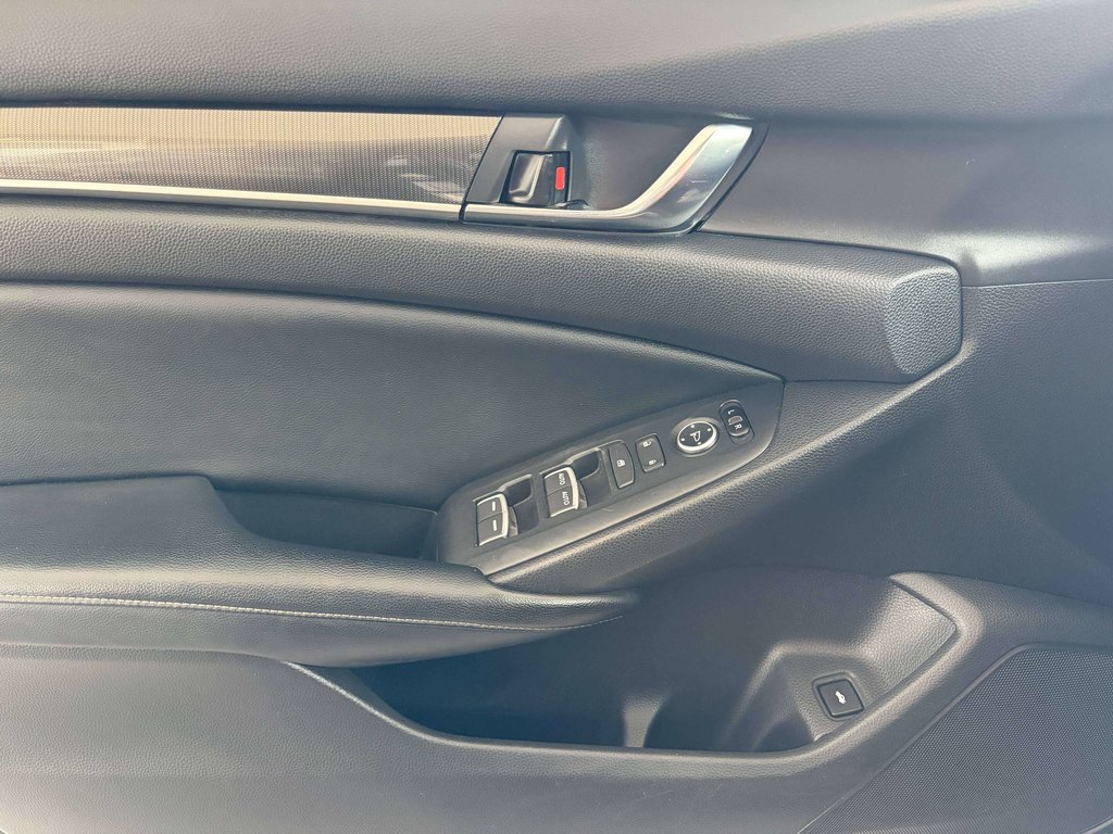2018 Honda Accord Sport in Saint-Georges, Quebec - 17 - w1024h768px