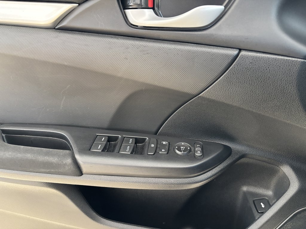 2019 Honda Civic Sedan DX Manual in Saint-Georges, Quebec - 20 - w1024h768px